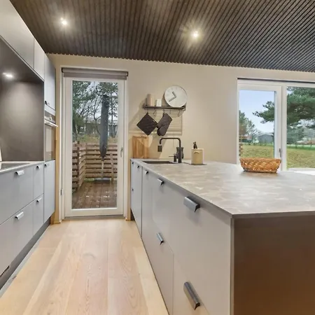 Willi - 600m From The Sea By Interhome